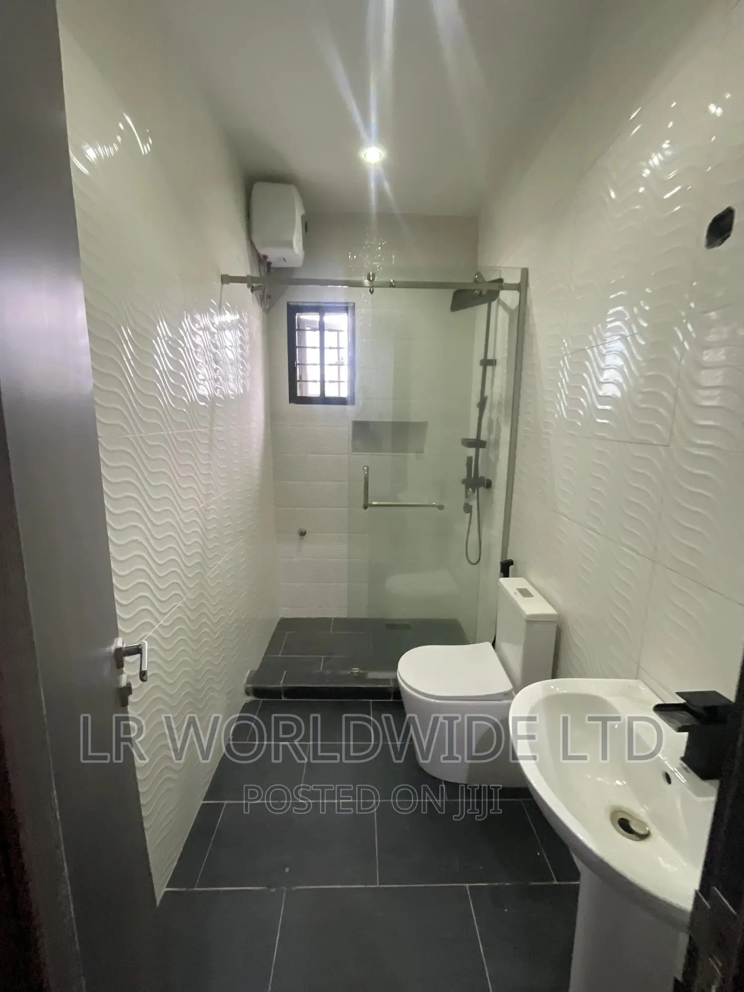 5bdrm Duplex in Riverpark, Lugbe District for sale in Lugbe District