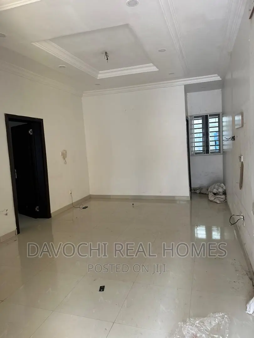 2bdrm Apartment in Orchid Road, Lekki for rent in Lekki
