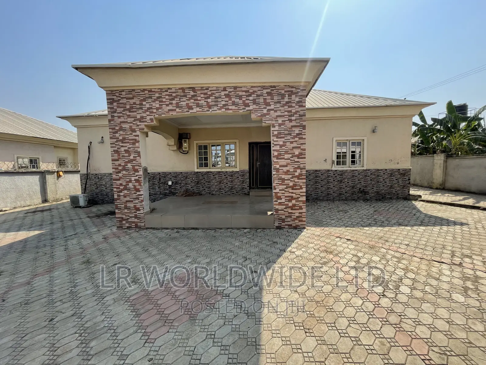 3bdrm Bungalow in Penthouse Estate, Lugbe District for sale in Lugbe District