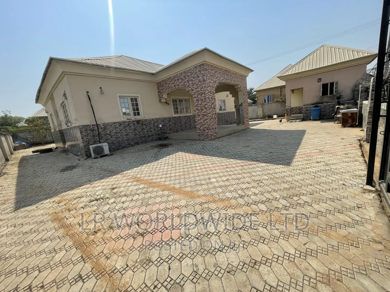 3bdrm Bungalow in Penthouse Estate, Lugbe District for sale in Lugbe District