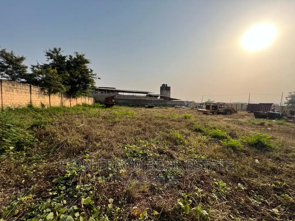 2 Acres Industrial Land Facing Expressway Tollgate Ibadan in Ibadan