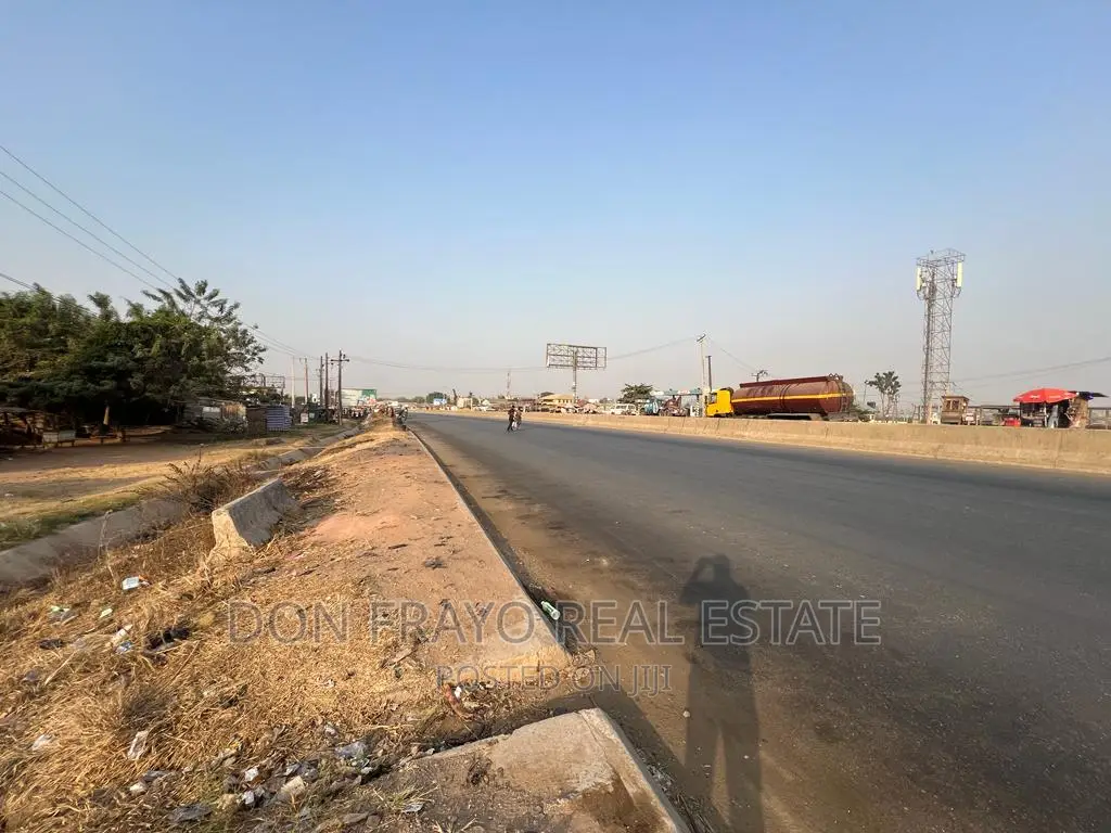 2 Acres Industrial Land Facing Expressway Tollgate Ibadan in Ibadan