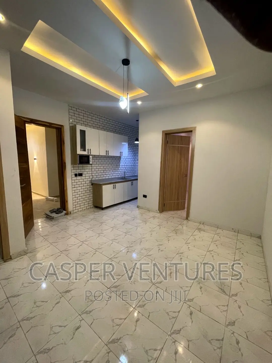Mini Flat in Sage., Chevron for rent in Chevron
