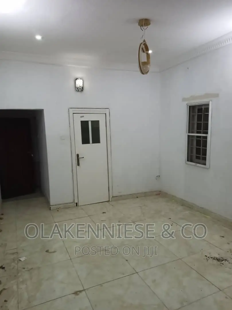 2bdrm Block of Flats in Lawanson for rent in Lawanson