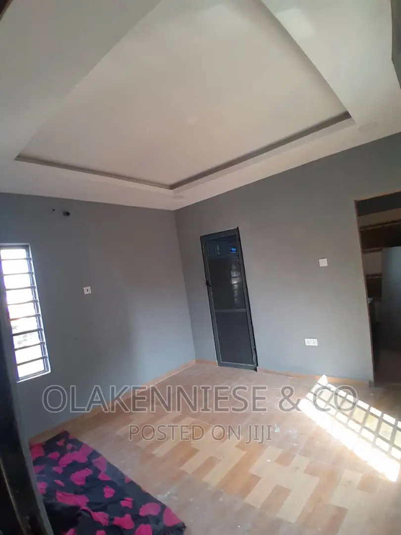 2bdrm Block of Flats in Lawanson for rent in Lawanson