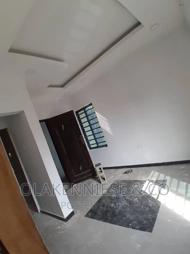 2bdrm Block of Flats in Lawanson for rent in Lawanson