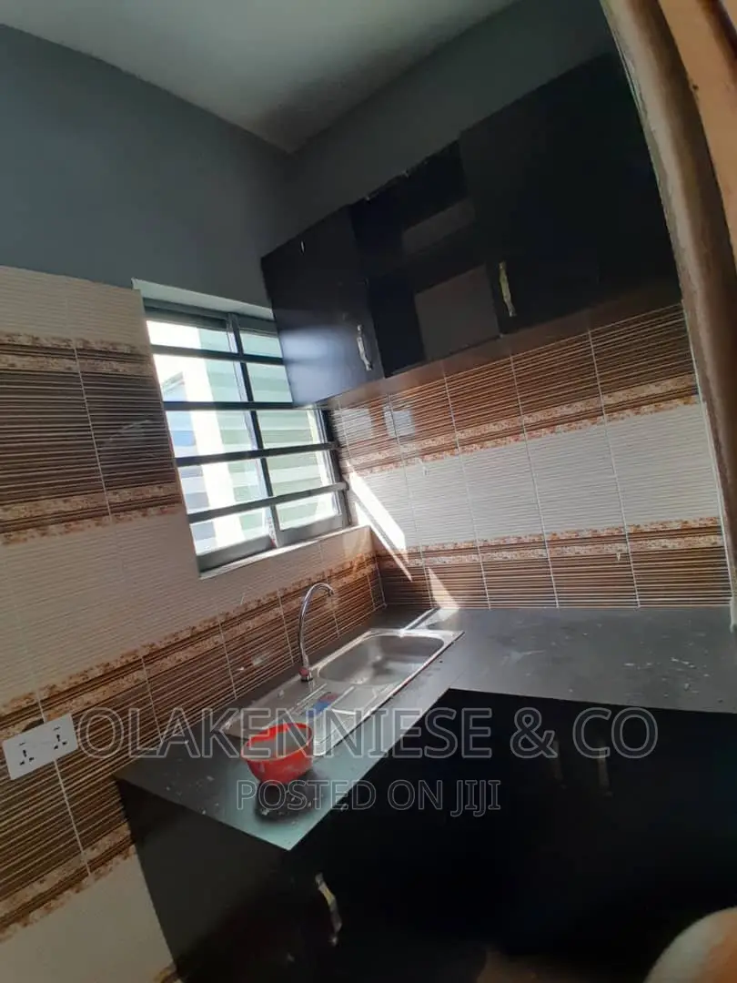2bdrm Block of Flats in Lawanson for rent in Lawanson