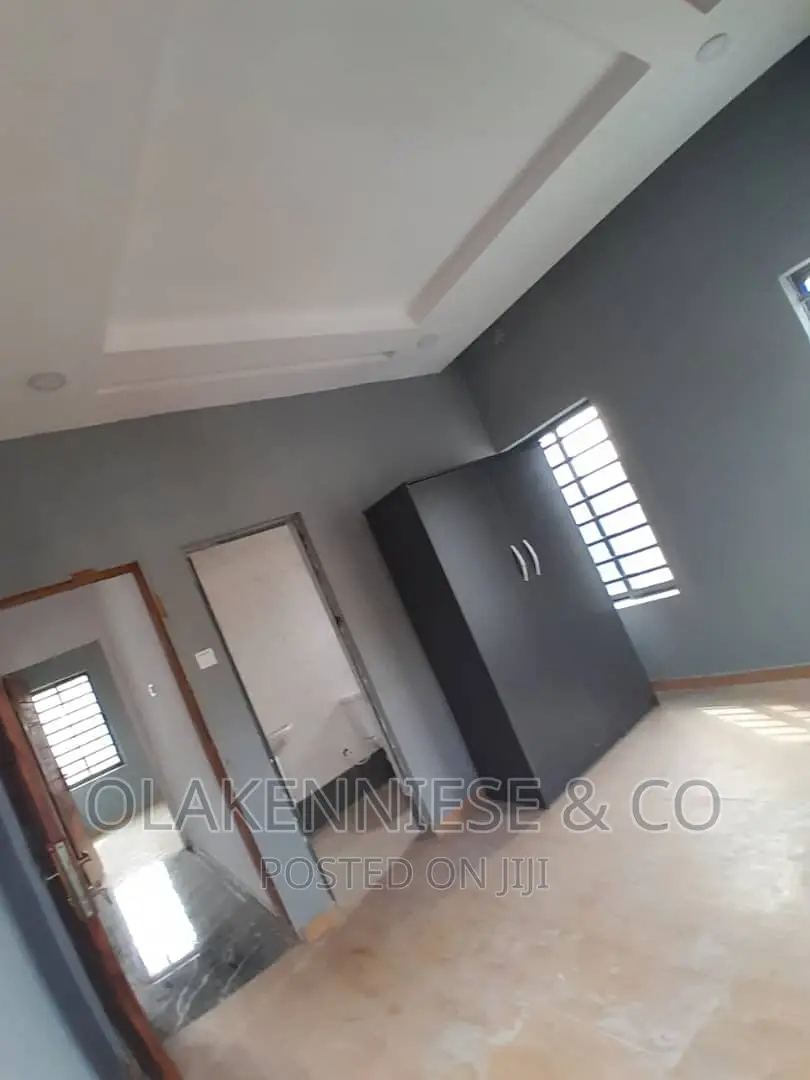 2bdrm Block of Flats in Lawanson for rent in Lawanson