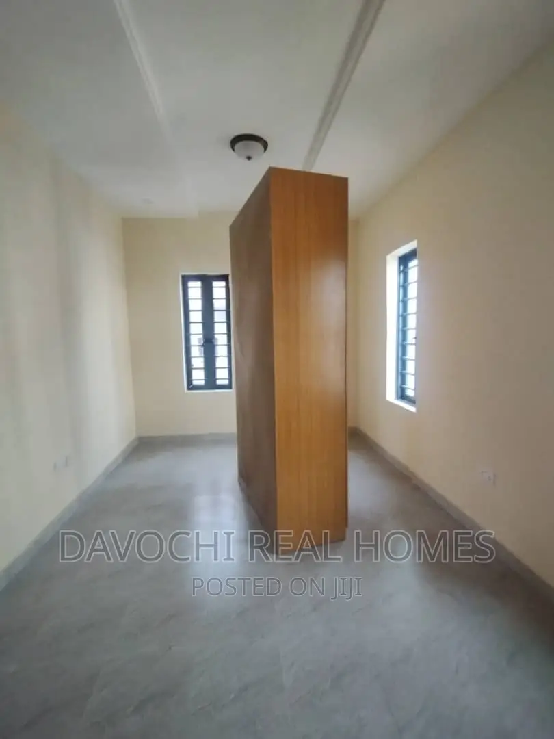 3bdrm Apartment in Ikota Villa Estate, Lekki for rent in Lekki