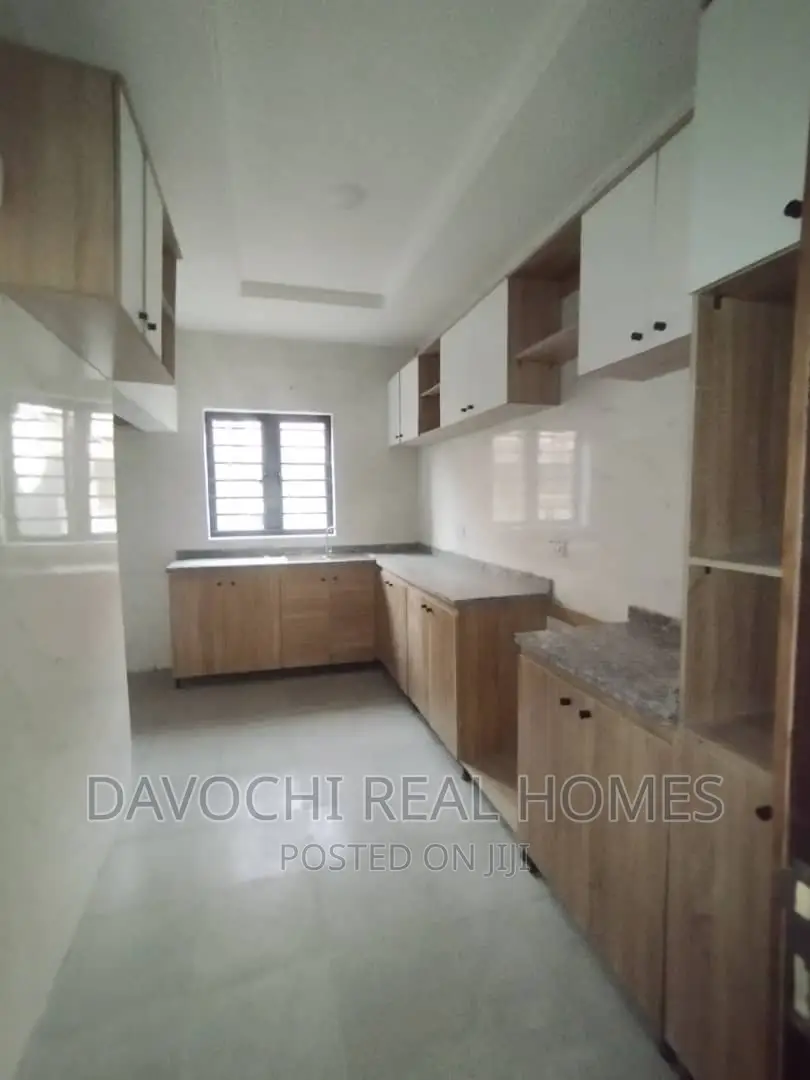 3bdrm Apartment in Ikota Villa Estate, Lekki for rent in Lekki