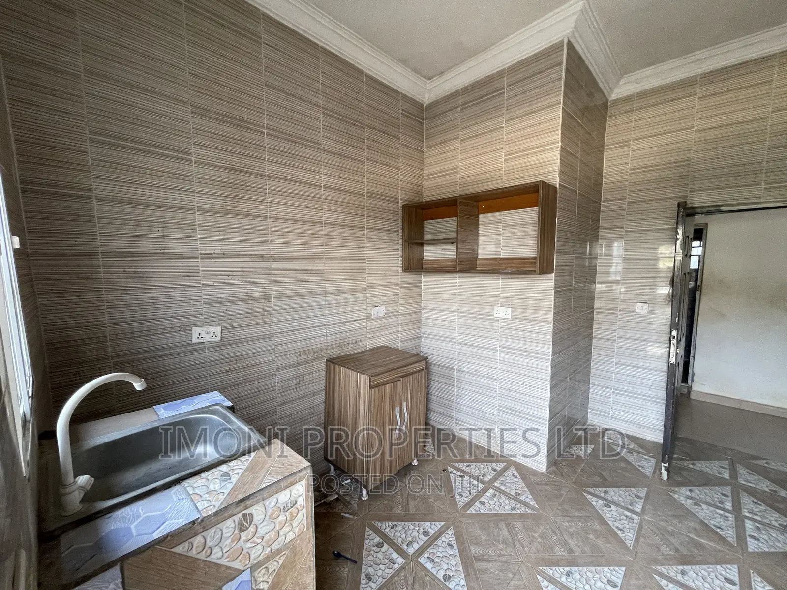 1bdrm Room & Parlour in Scc Road Ushafa, Bwari for rent in Bwari