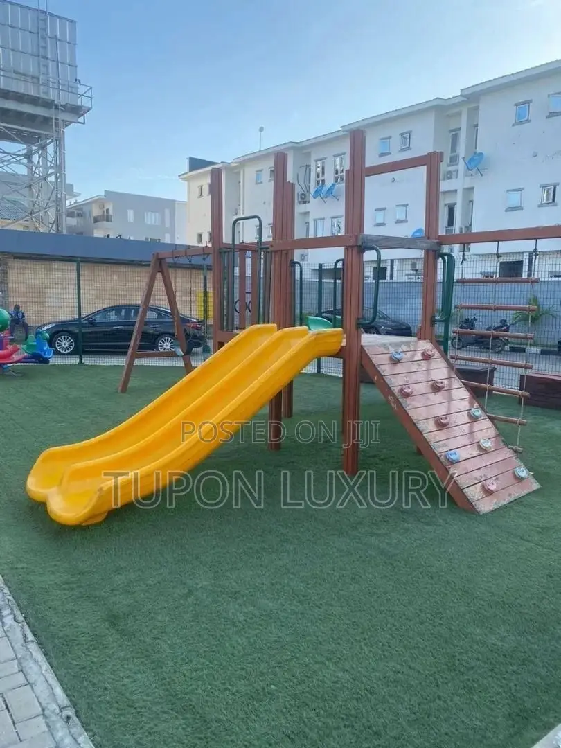 Luxury 4 Bedroom Apartment With Pool, Snooker, Gym in Lekki Phase 1