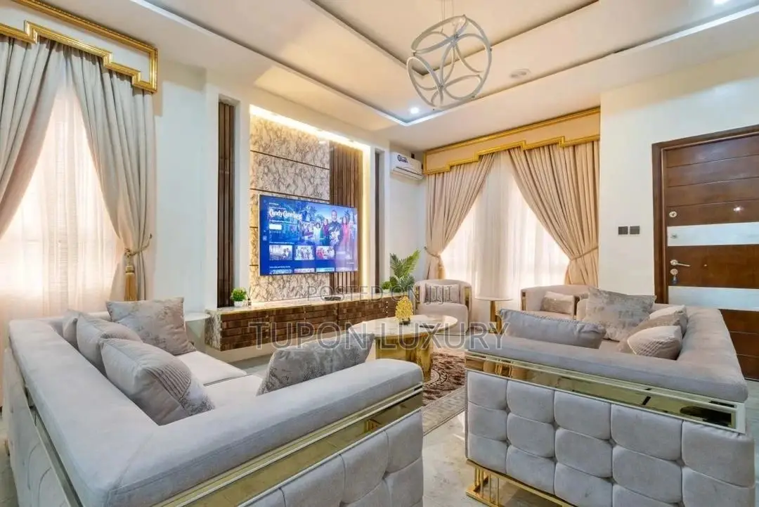 Luxury 4 Bedroom Apartment With Pool, Snooker, Gym in Lekki Phase 1