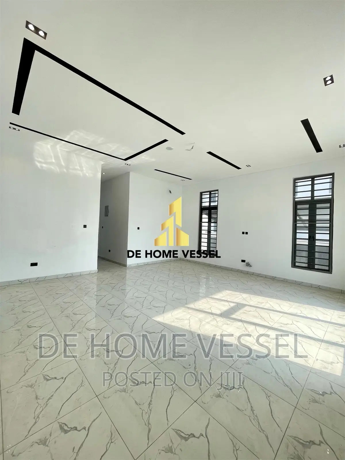 5bdrm Duplex in Ikota for sale in Ikota