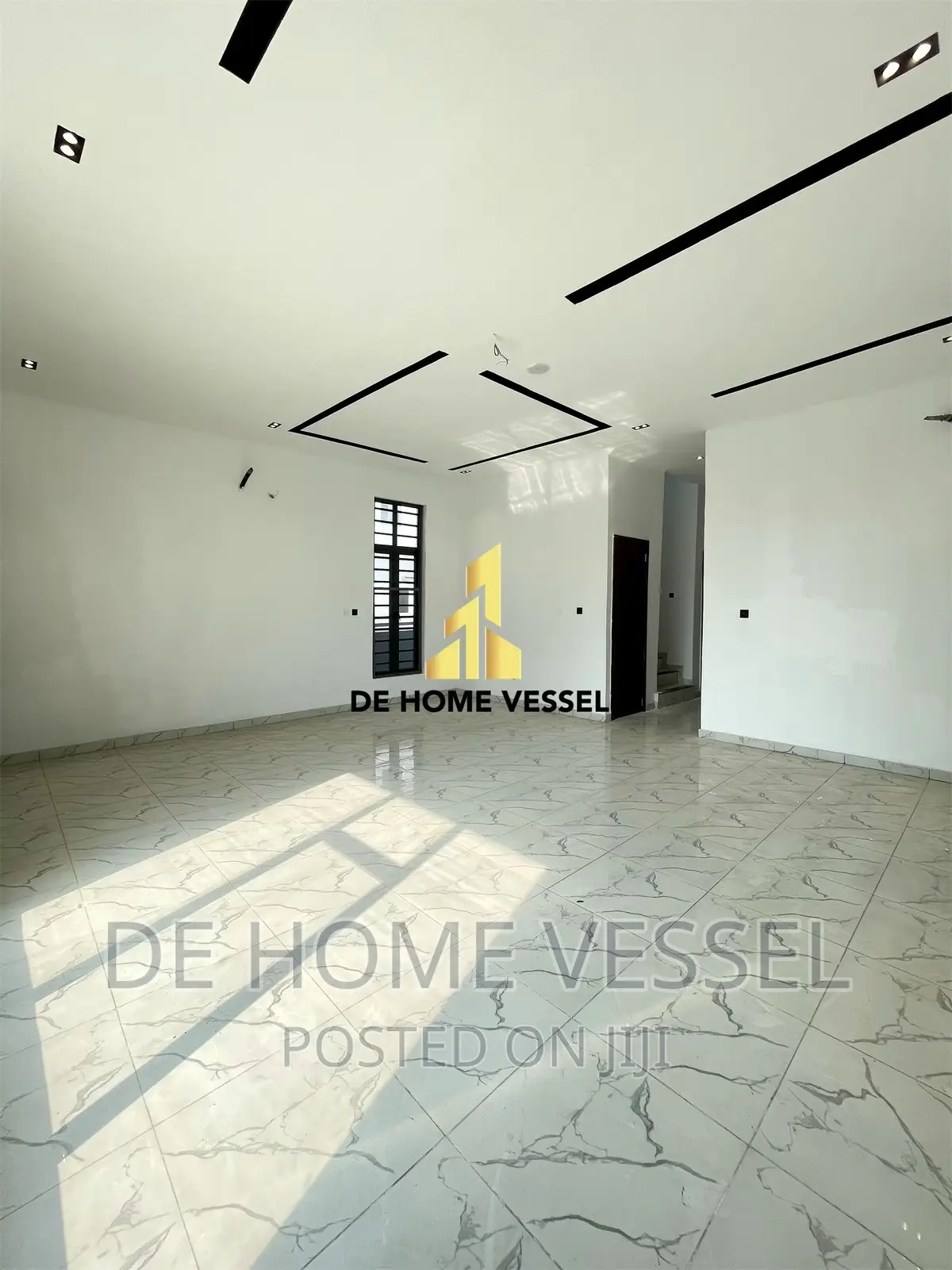 5bdrm Duplex in Ikota for sale in Ikota