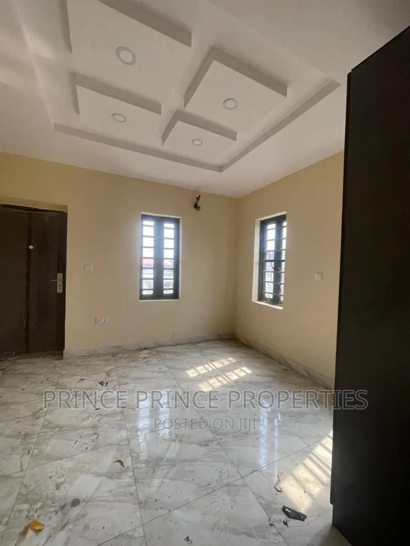 Furnished 2bdrm Block of Flats in Surulere for rent in Surulere