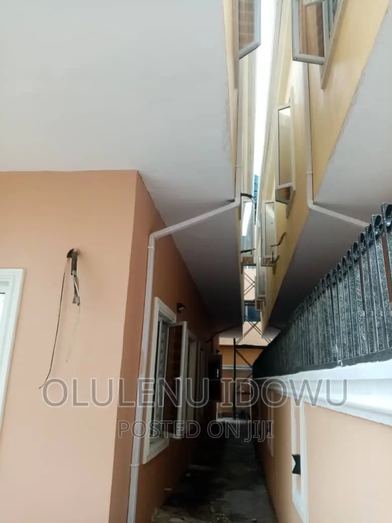 Furnished 5bdrm Duplex in Ajao Eatate, Alimosho for sale in Alimosho