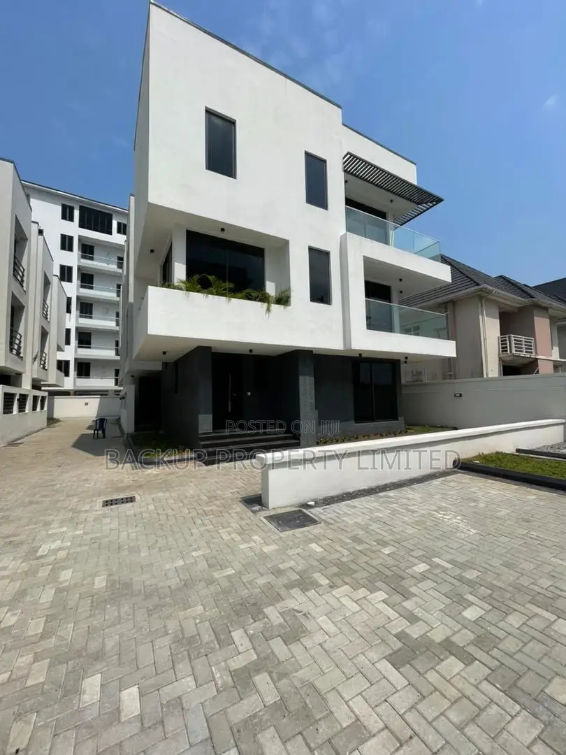 5bdrm Duplex in Lekki Phase 1 for sale in Lekki Phase 1