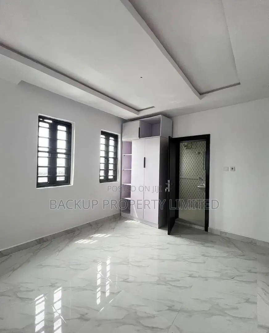 2bdrm Apartment in Osapa london for sale in Osapa london