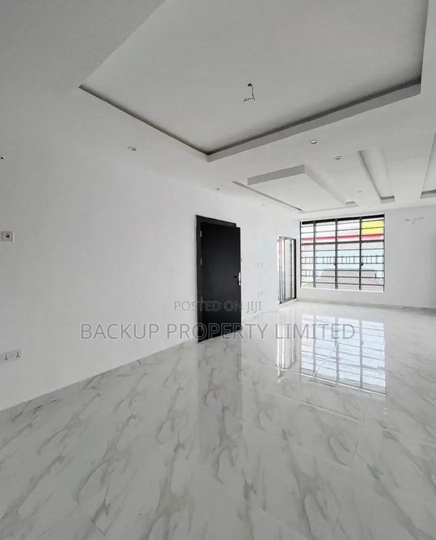 2bdrm Apartment in Osapa london for sale in Osapa london