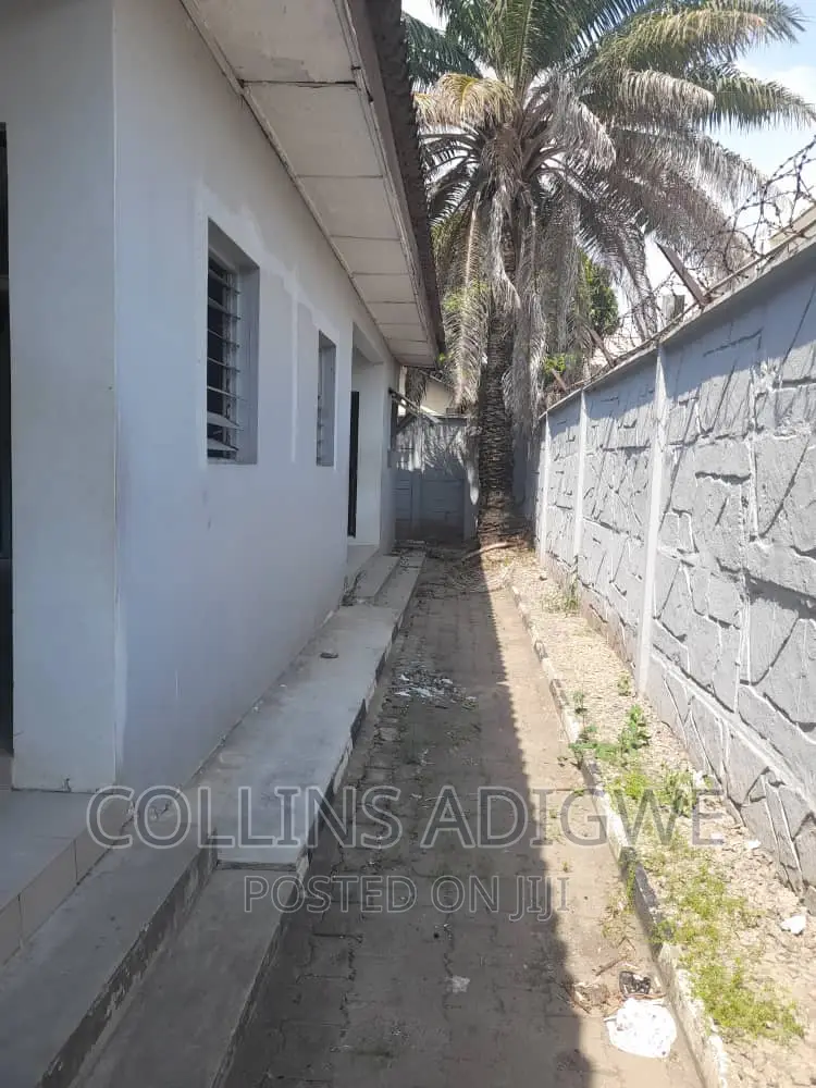 8bdrm Duplex in Victoria Island for sale in Victoria Island