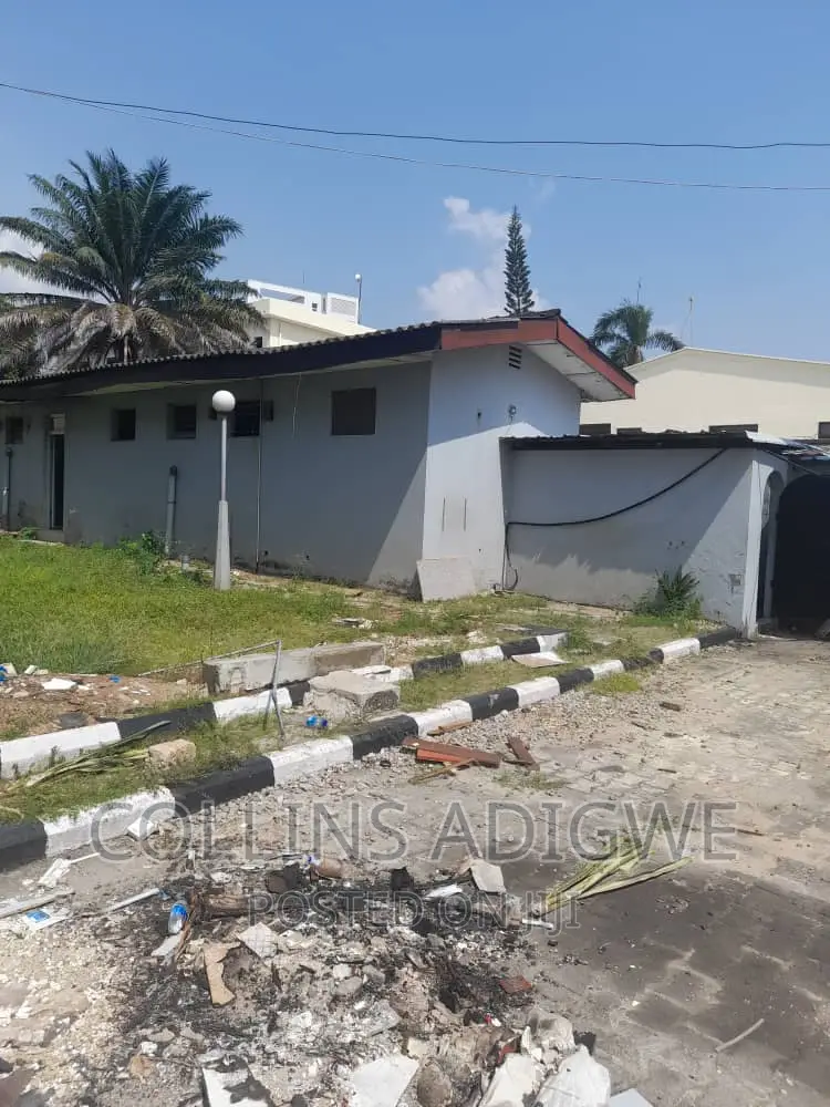8bdrm Duplex in Victoria Island for sale in Victoria Island