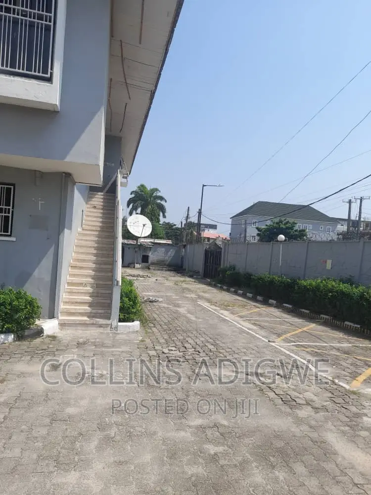 8bdrm Duplex in Victoria Island for sale in Victoria Island