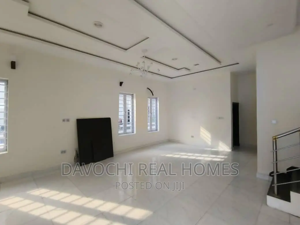 4bdrm Duplex in Orchid Road, Lekki for sale in Lekki