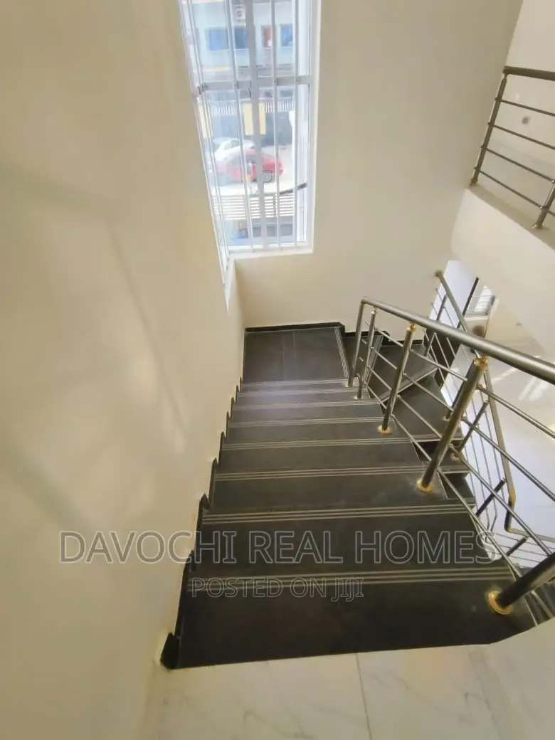 4bdrm Duplex in Orchid Road, Lekki for sale in Lekki