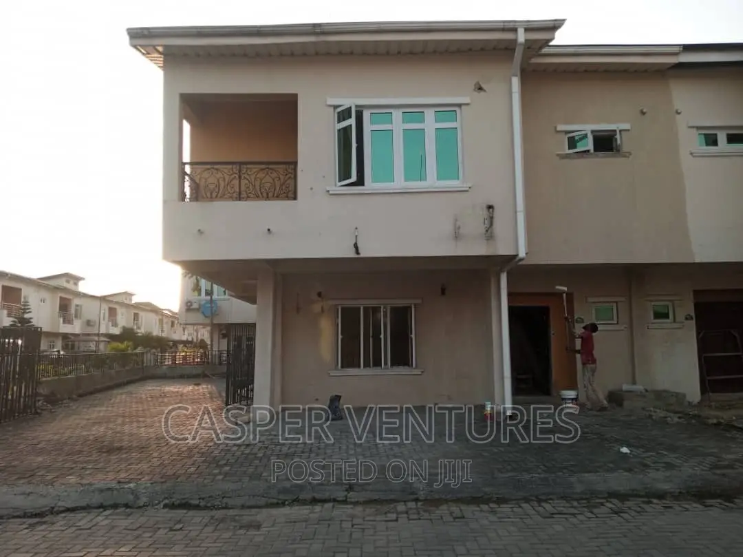 3bdrm Duplex in Lekki Paradise, Chevron for rent in Chevron