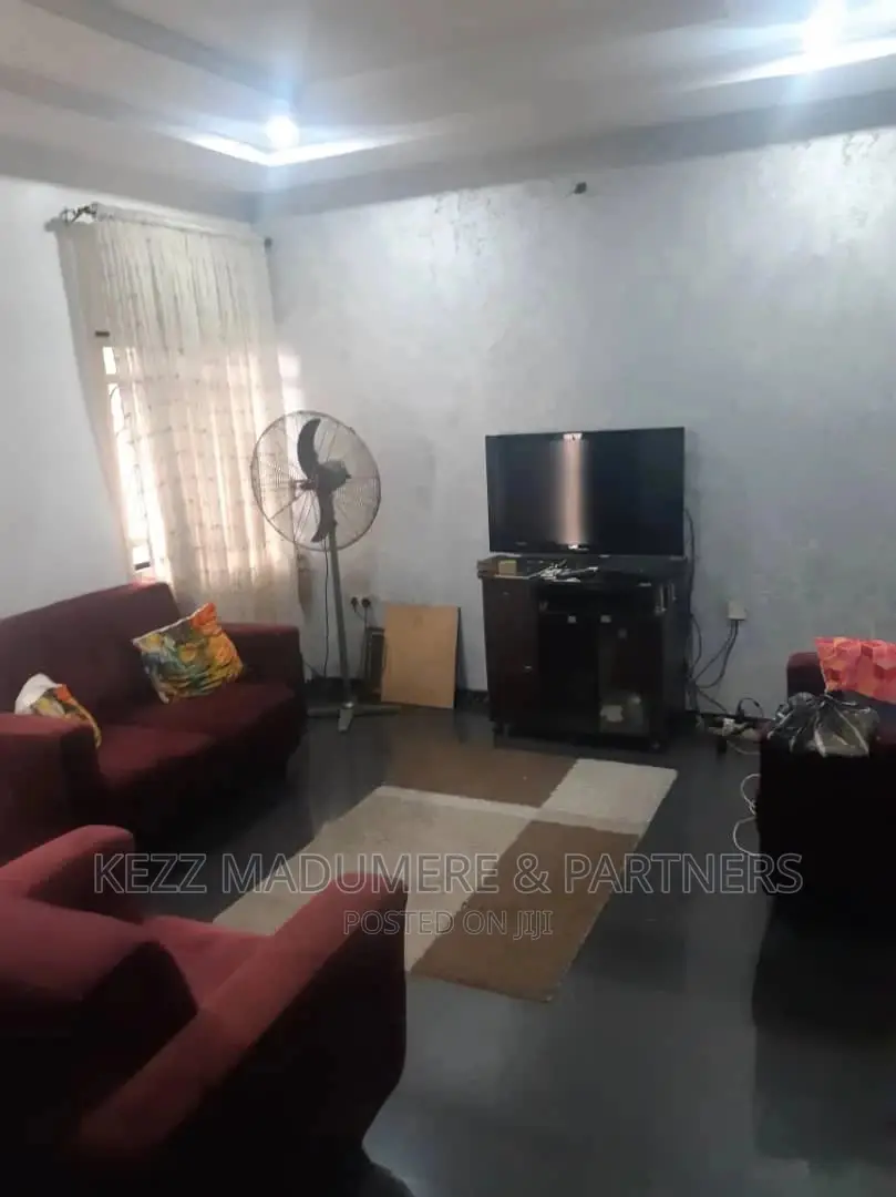 4bdrm Bungalow in Opposite Farm Road, for sale in Port-Harcourt