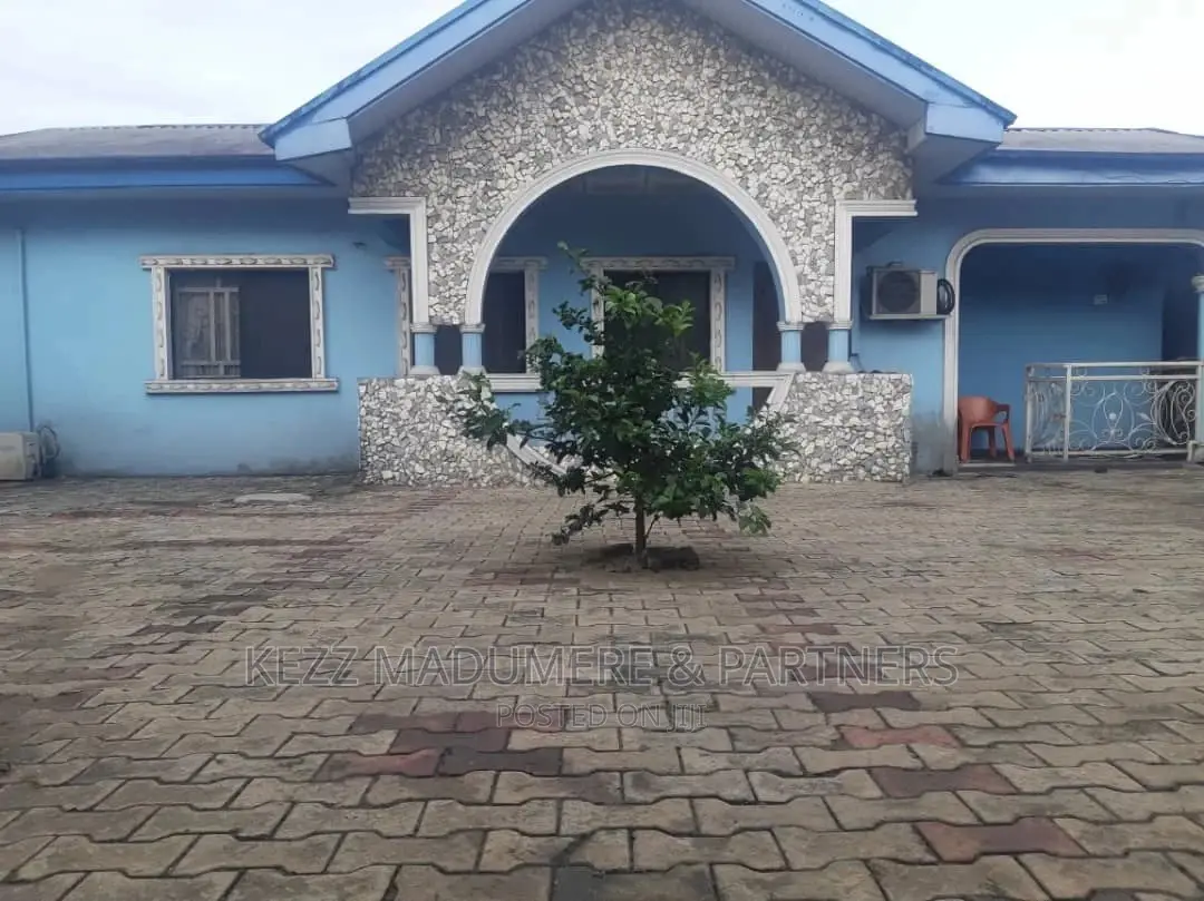 4bdrm Bungalow in Opposite Farm Road, for sale in Port-Harcourt