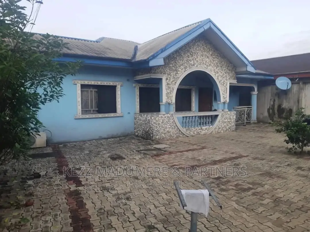 4bdrm Bungalow in Opposite Farm Road, for sale in Port-Harcourt