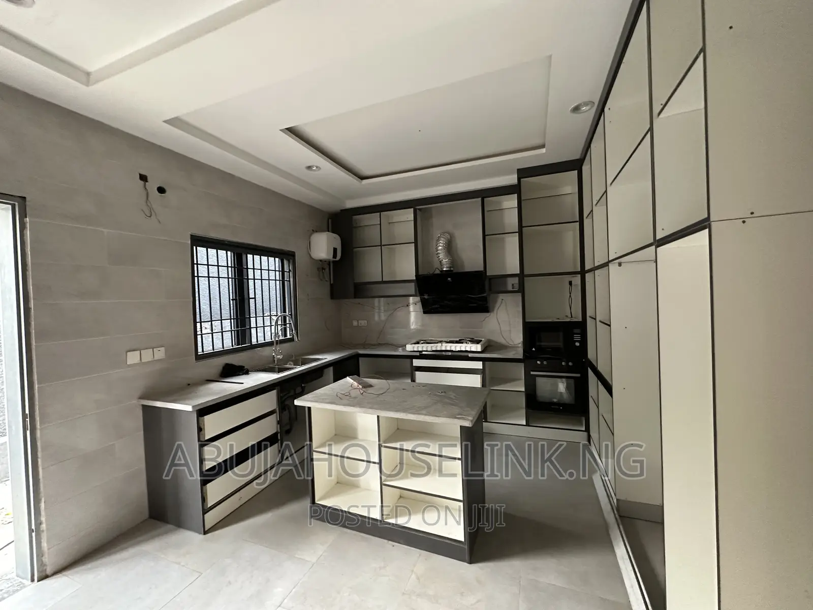 5bdrm Duplex in Guzape Abuja for sale in Guzape District