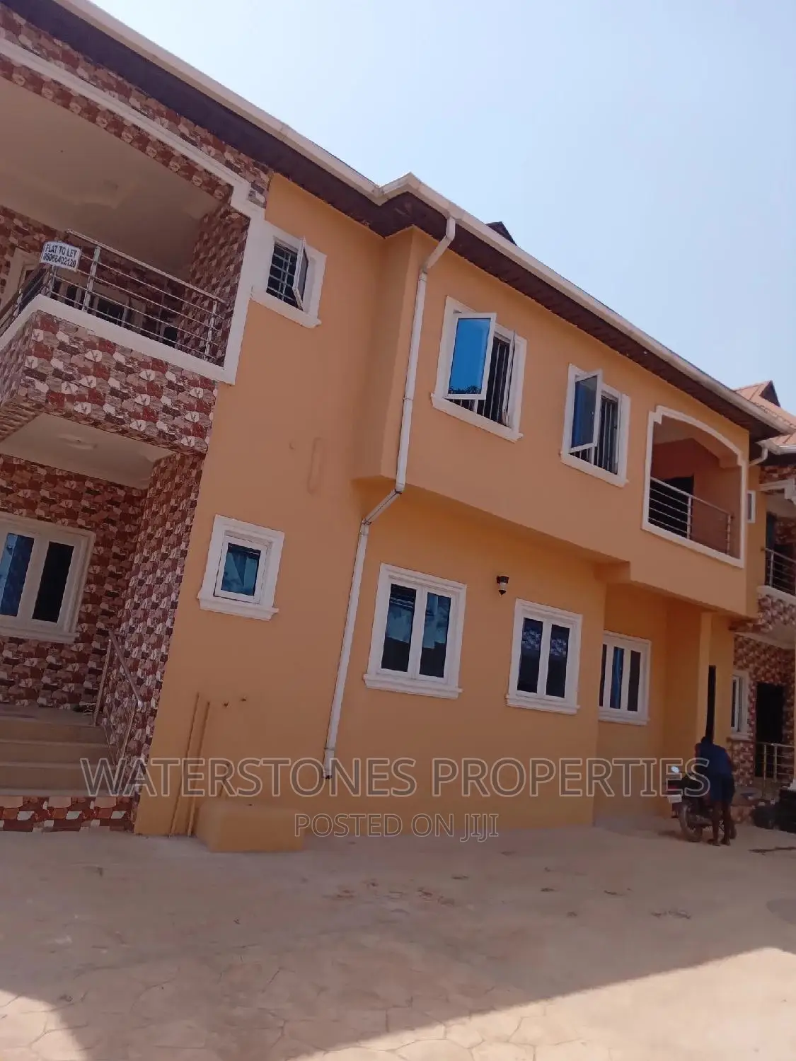 3bdrm Block of Flats in Midwifery, Oshimili South for rent in Oshimili South
