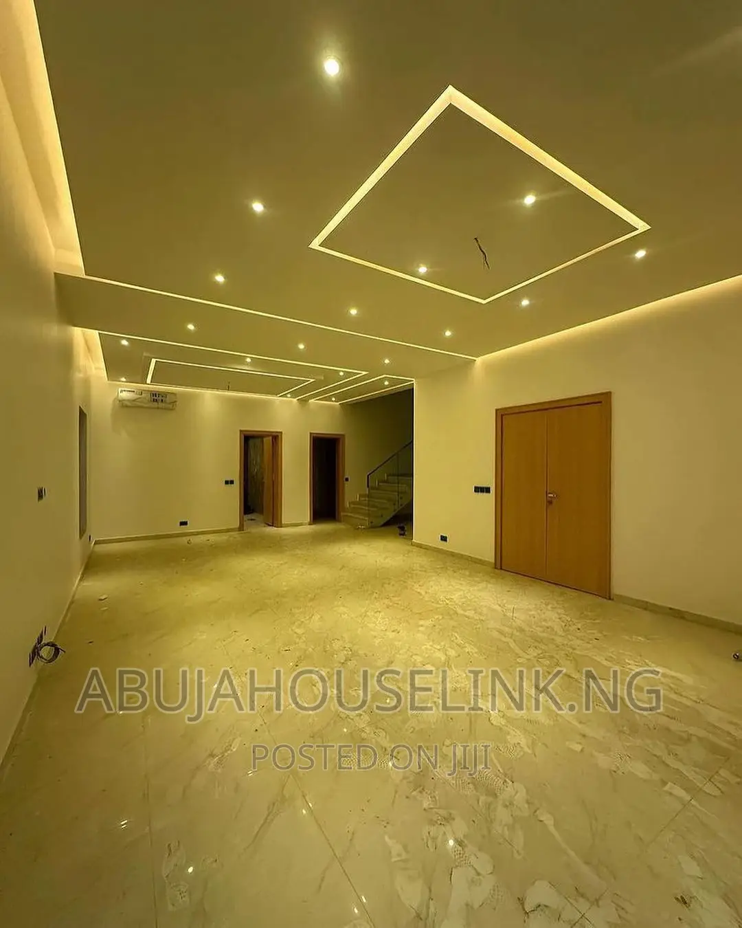 5bdrm Duplex in Gwarinpa Main Abuja for sale in Gwarinpa