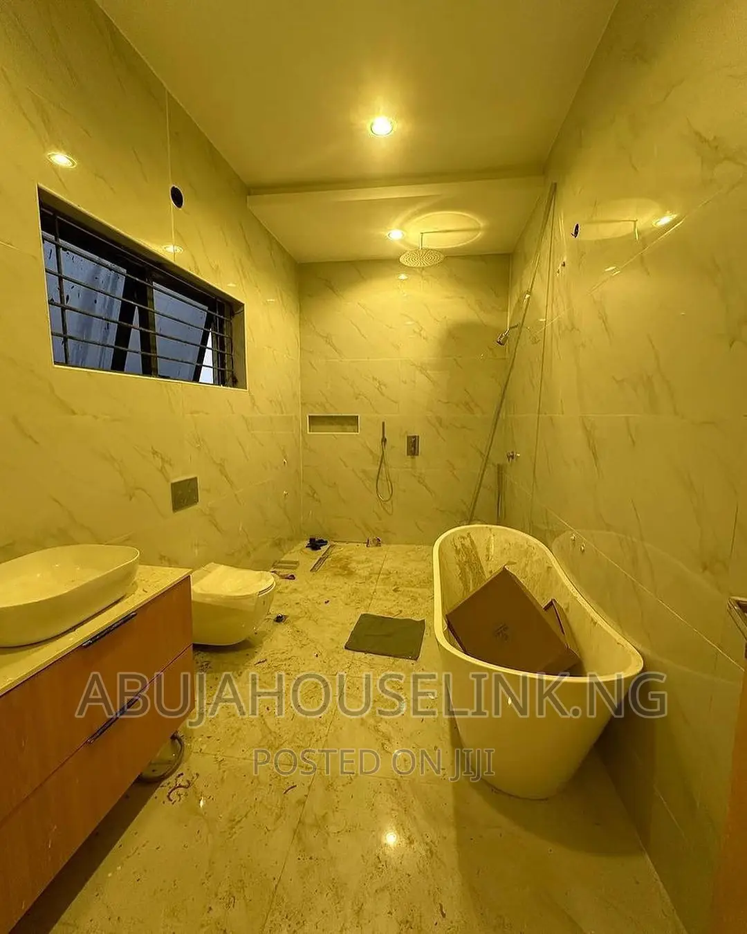 5bdrm Duplex in Gwarinpa Main Abuja for sale in Gwarinpa