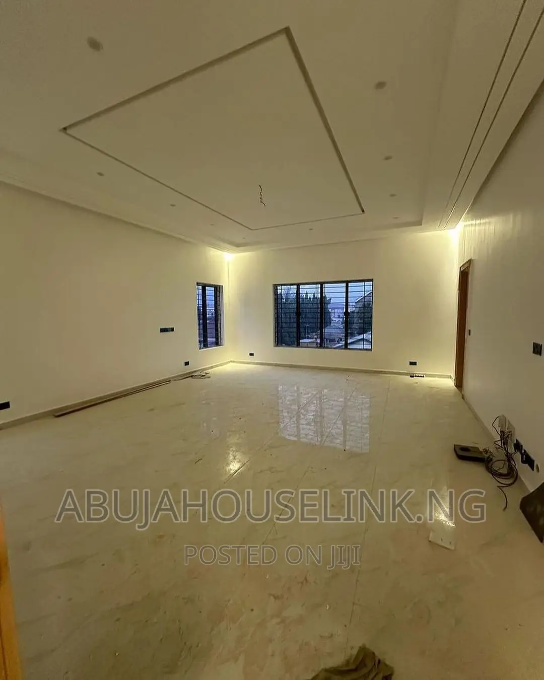 5bdrm Duplex in Gwarinpa Main Abuja for sale in Gwarinpa