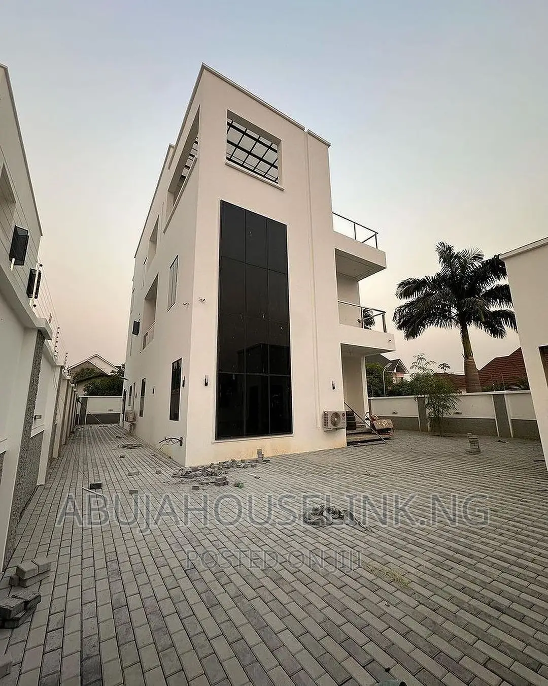5bdrm Duplex in Gwarinpa Main Abuja for sale in Gwarinpa