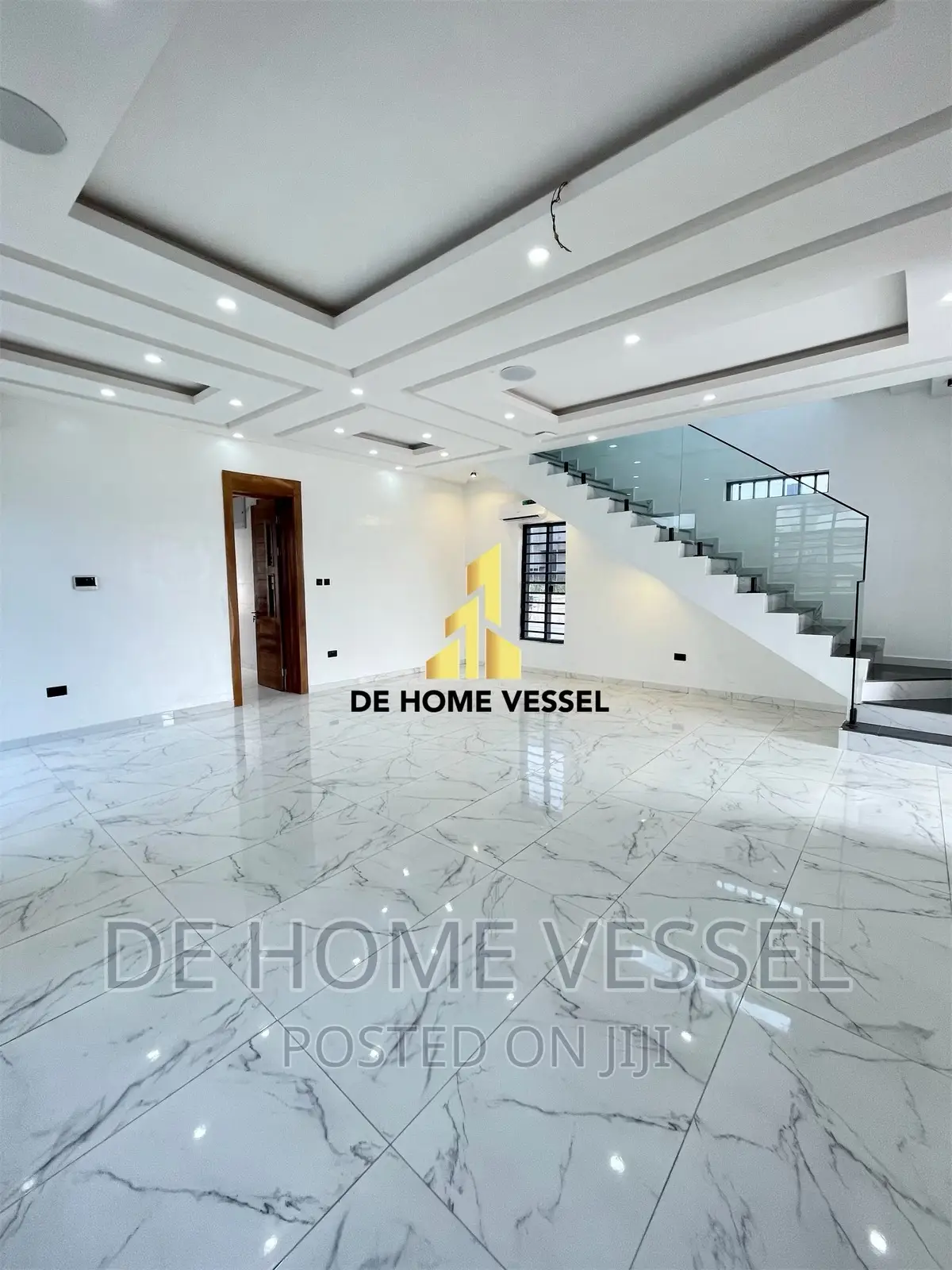 5bdrm Duplex in Ikota for sale in Ikota