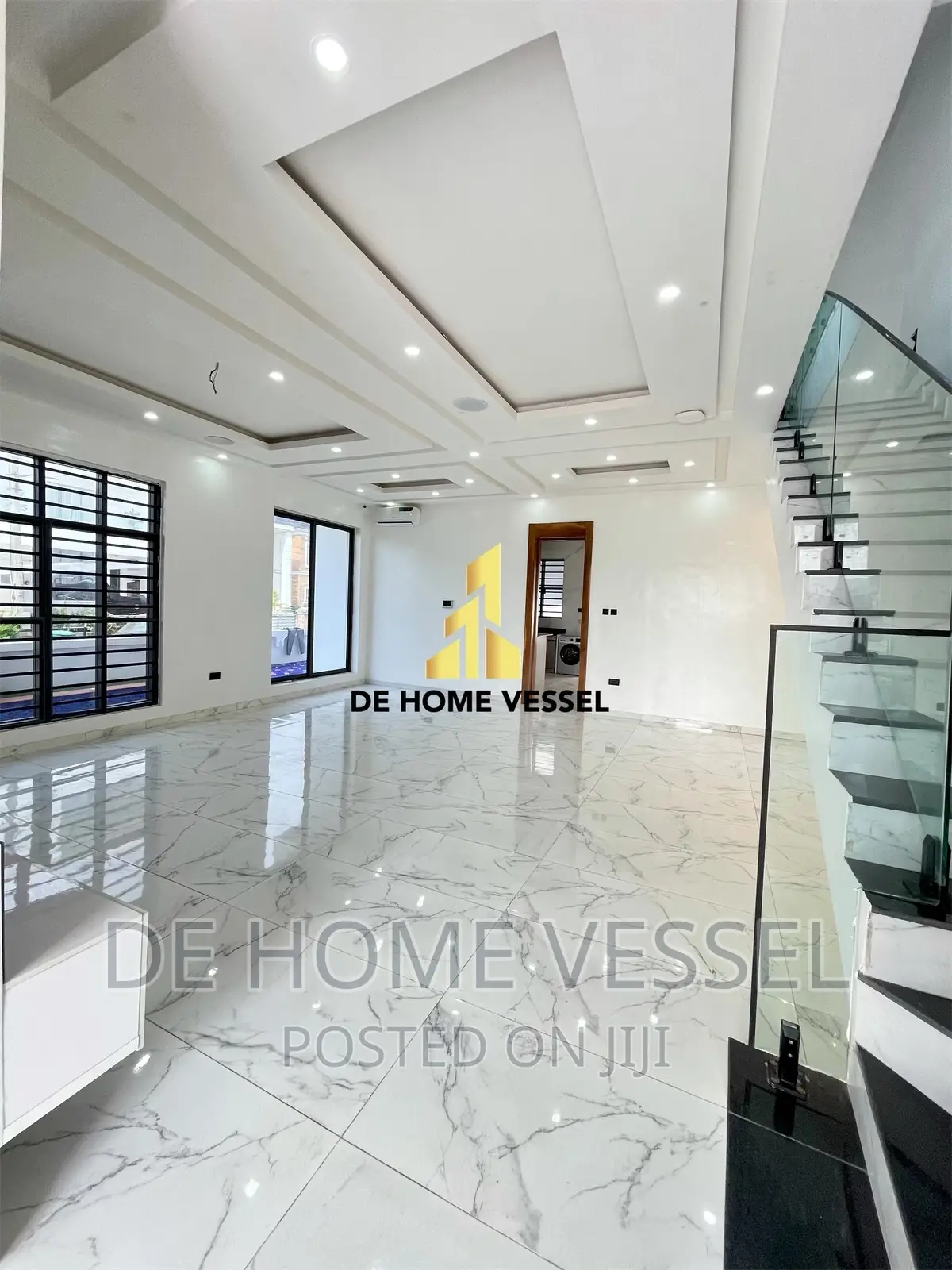 5bdrm Duplex in Ikota for sale in Ikota
