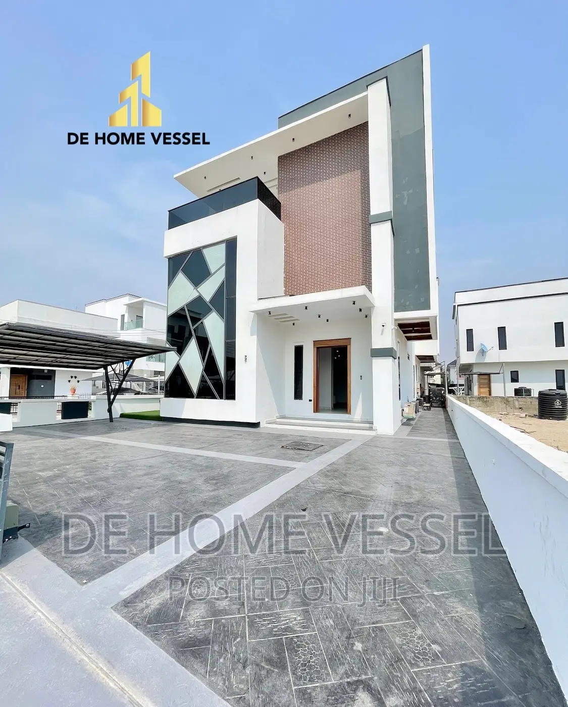 5bdrm Duplex in Ikota for sale in Ikota