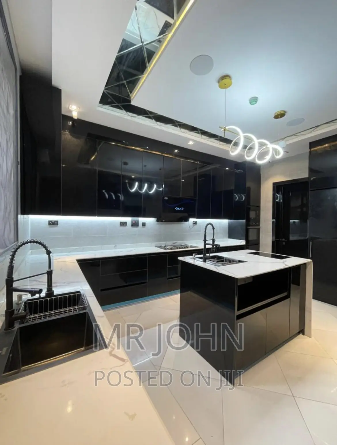 5bdrm Mansion in Lekki for sale in Lekki