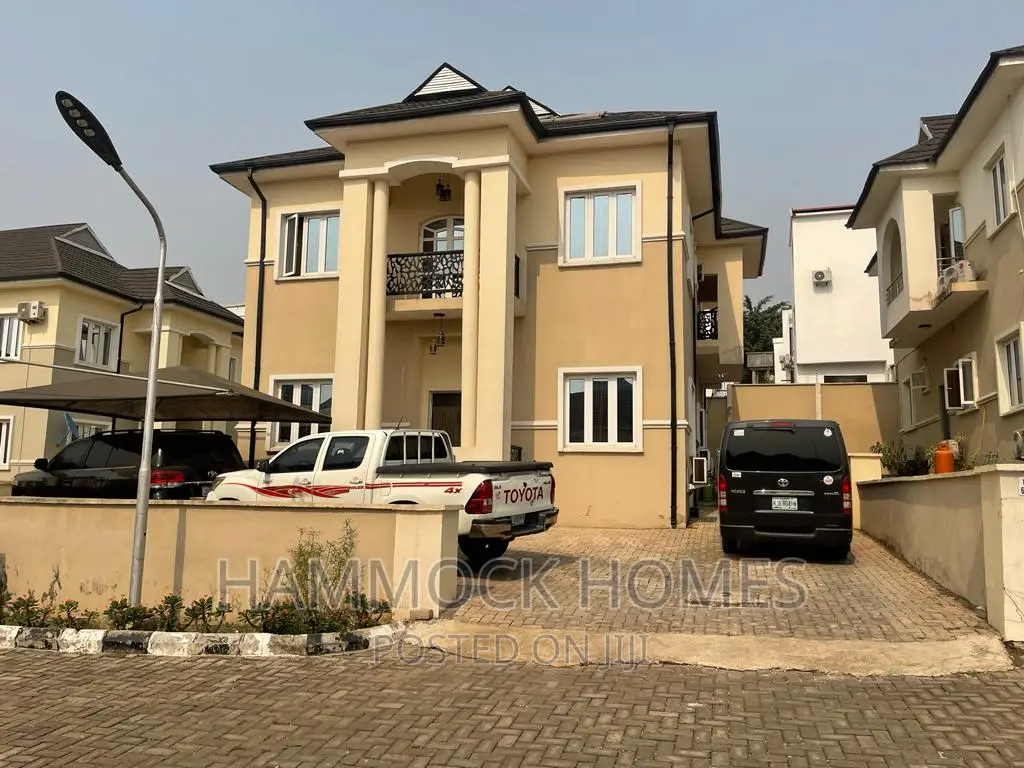 5bdrm Duplex in Agodi Gra for sale in Agodi