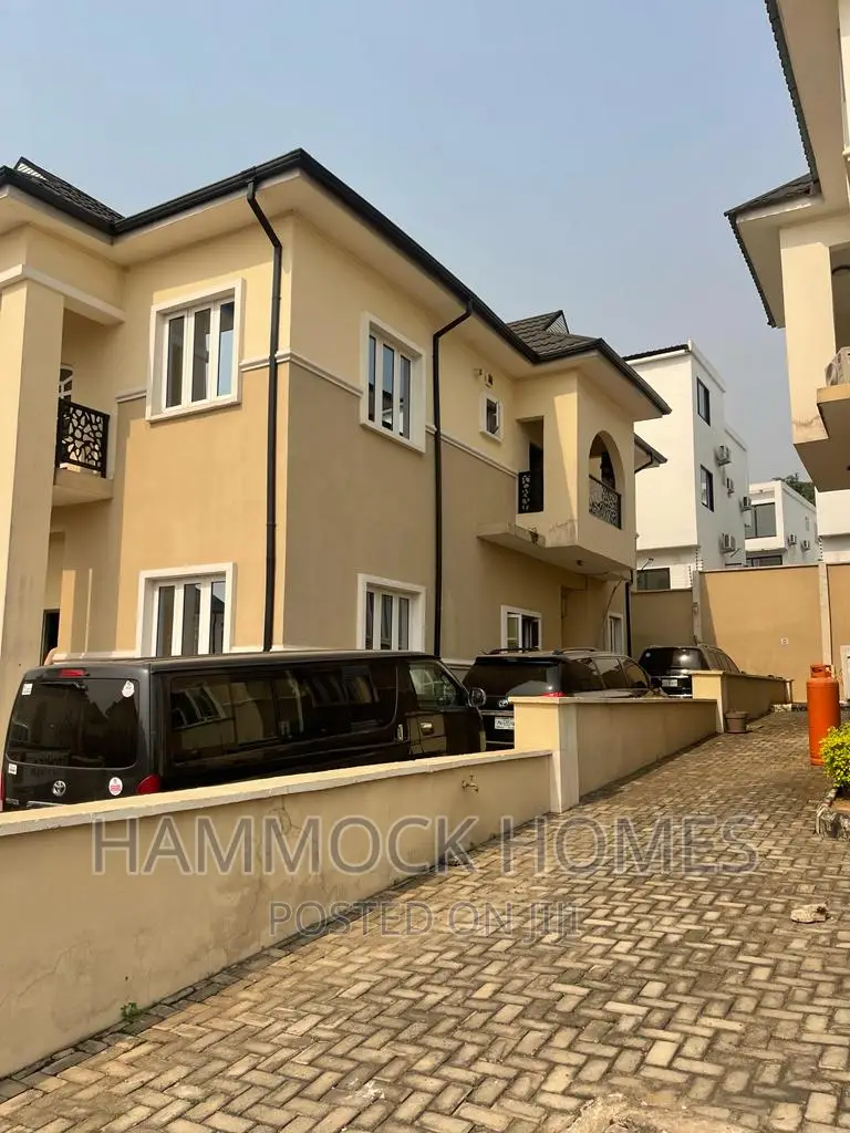 5bdrm Duplex in Agodi Gra for sale in Agodi