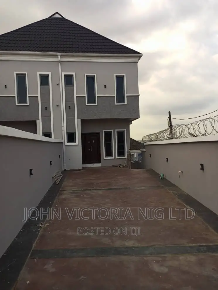 5bdrm Duplex in Harmony, GRA Phase 1 for sale in GRA Phase 1