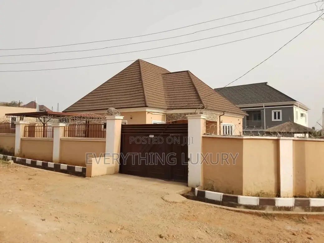 Furnished 4bdrm Bungalow in Scc Ushafa for rent in Ushafa