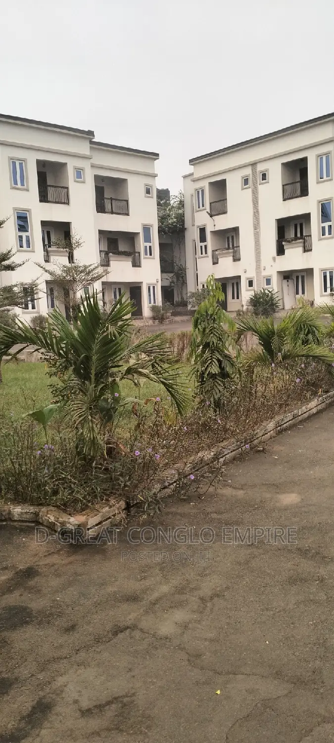 Mini Estate for Sale in Oshimili South