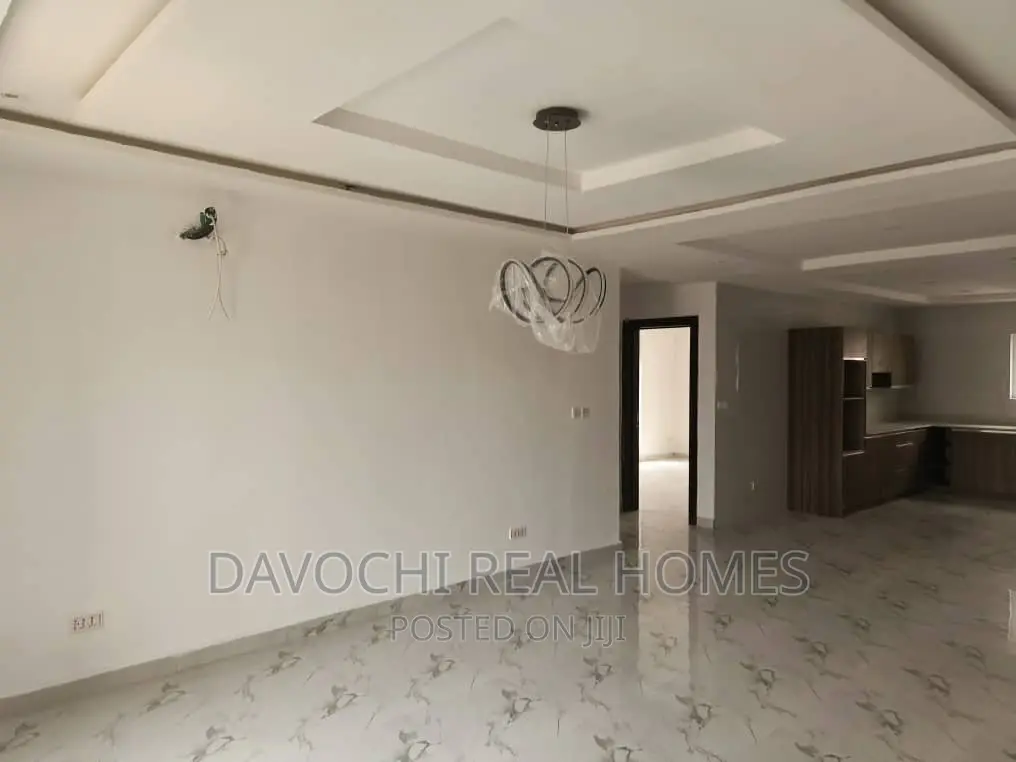 2bdrm Apartment in Jakande Osapa London, Lekki for rent in Lekki