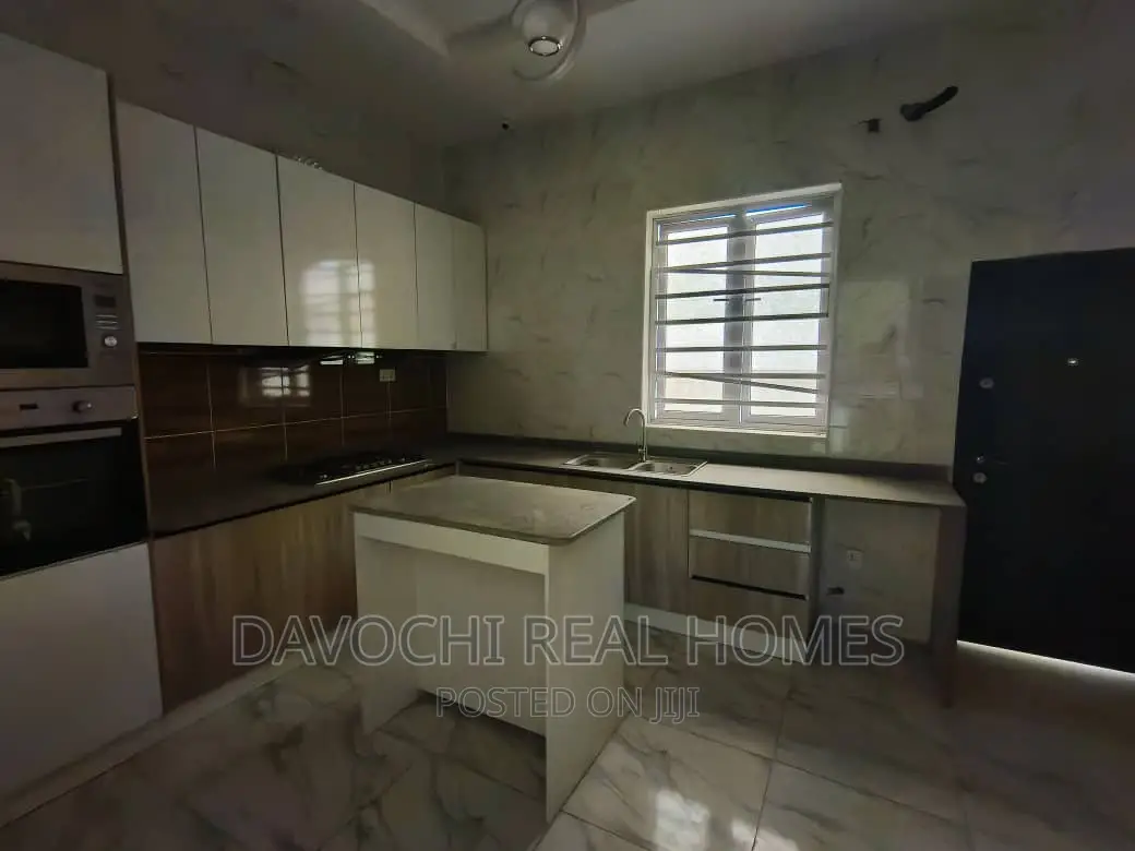 4bdrm Duplex in Chevron, Lekki for rent in Lekki